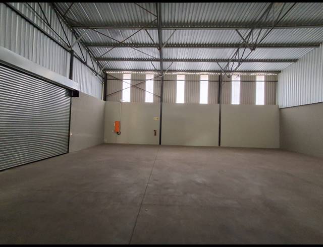 350M² WAREHOUSE TO LET IN CLEVELAND
